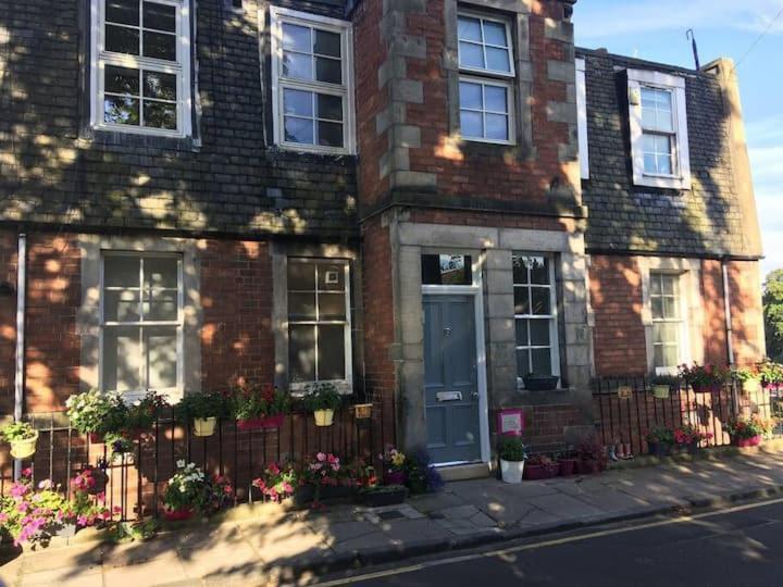 Beautiful Scandi-inspired One Bed In Stockbridge Appartement EDI
